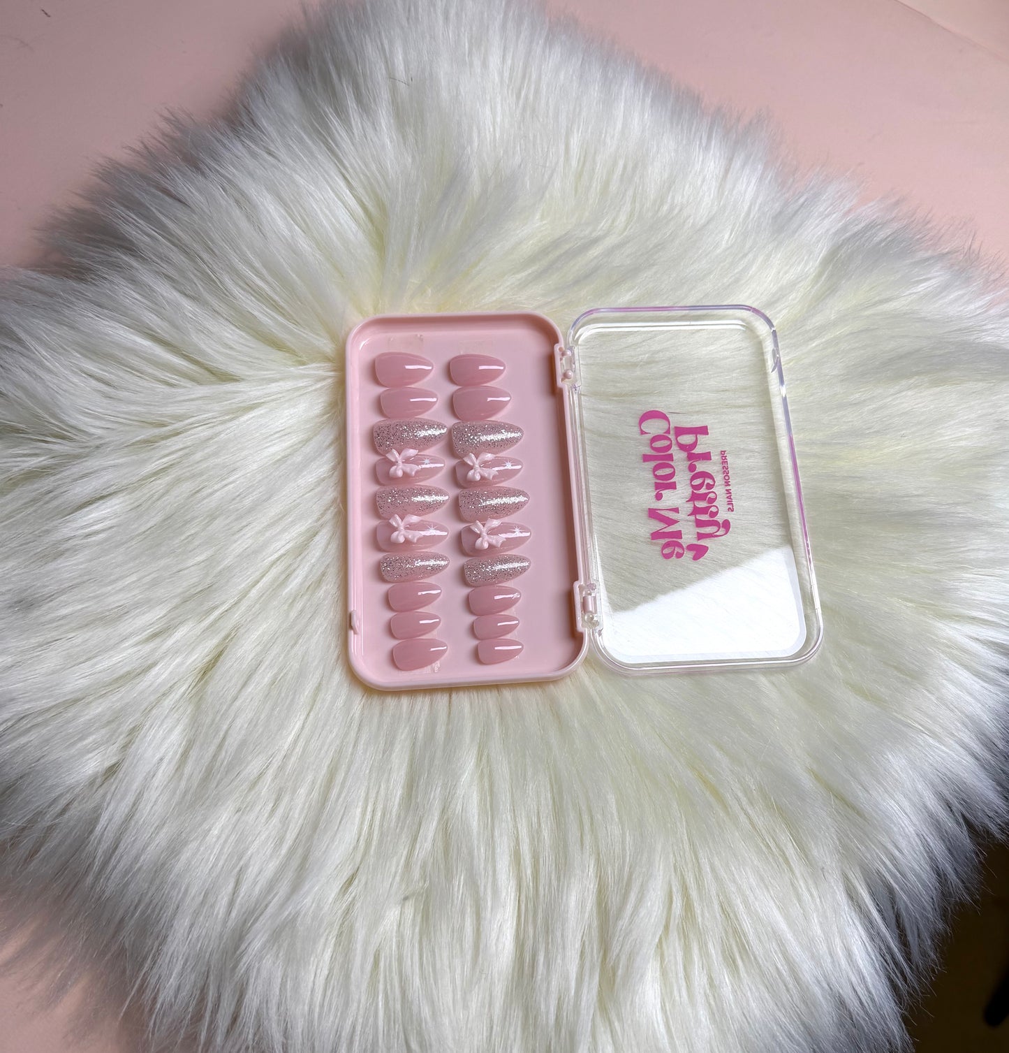 Soft Glam Glitter Nail