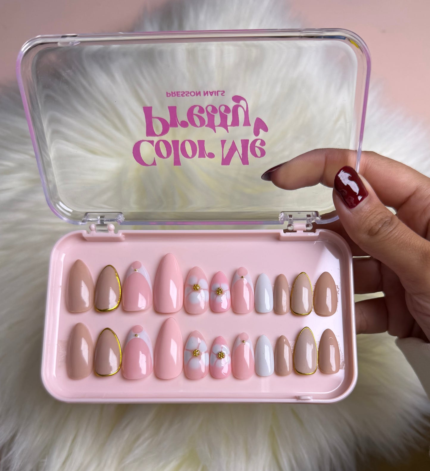 Gold Acccent Blooming Nails