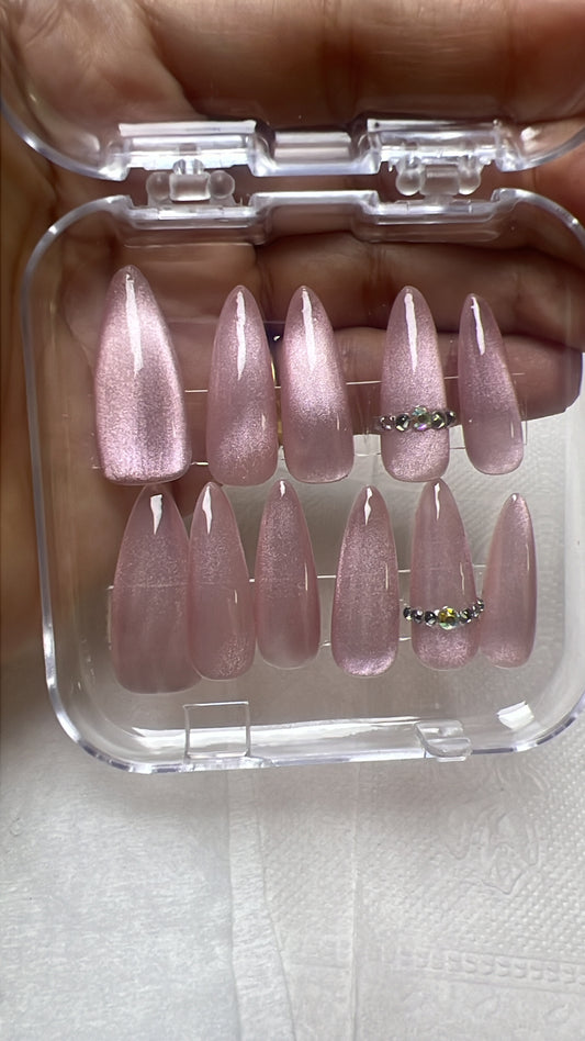 pink Cat eye nail